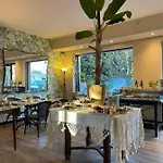 Hotel B