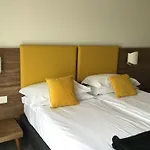 B Hotel 2*