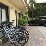 Hotel B 2*