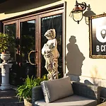 Hotel B 2*