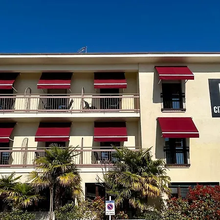 B Otel Bardolino