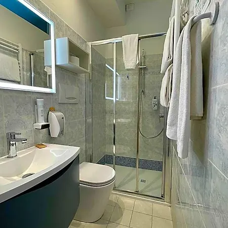 Hotel B 2*